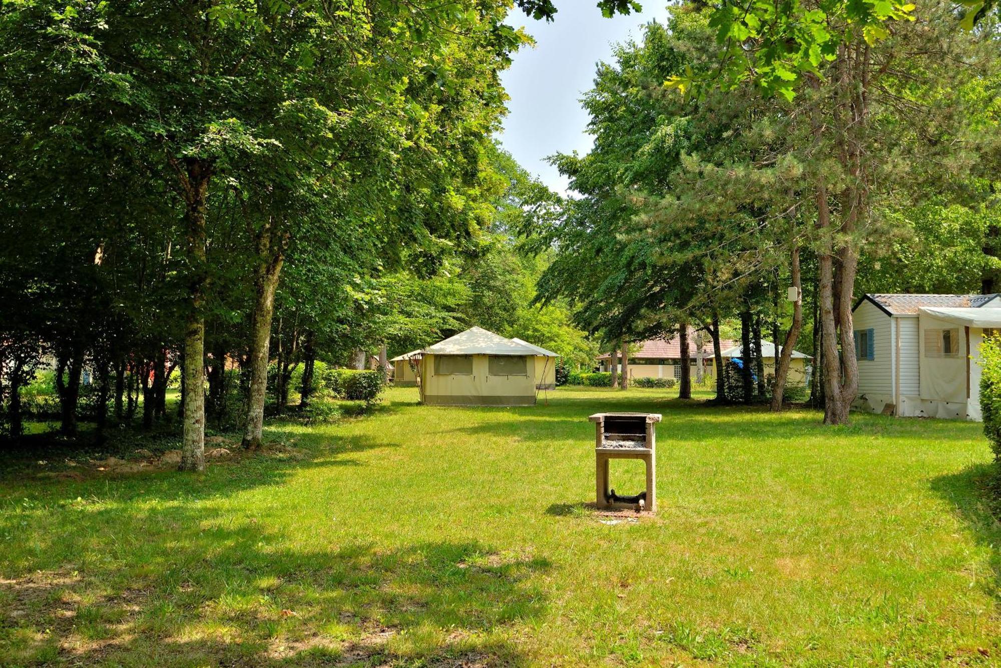 Camping Etang De La Vallee Combreux Eksteriør bilde