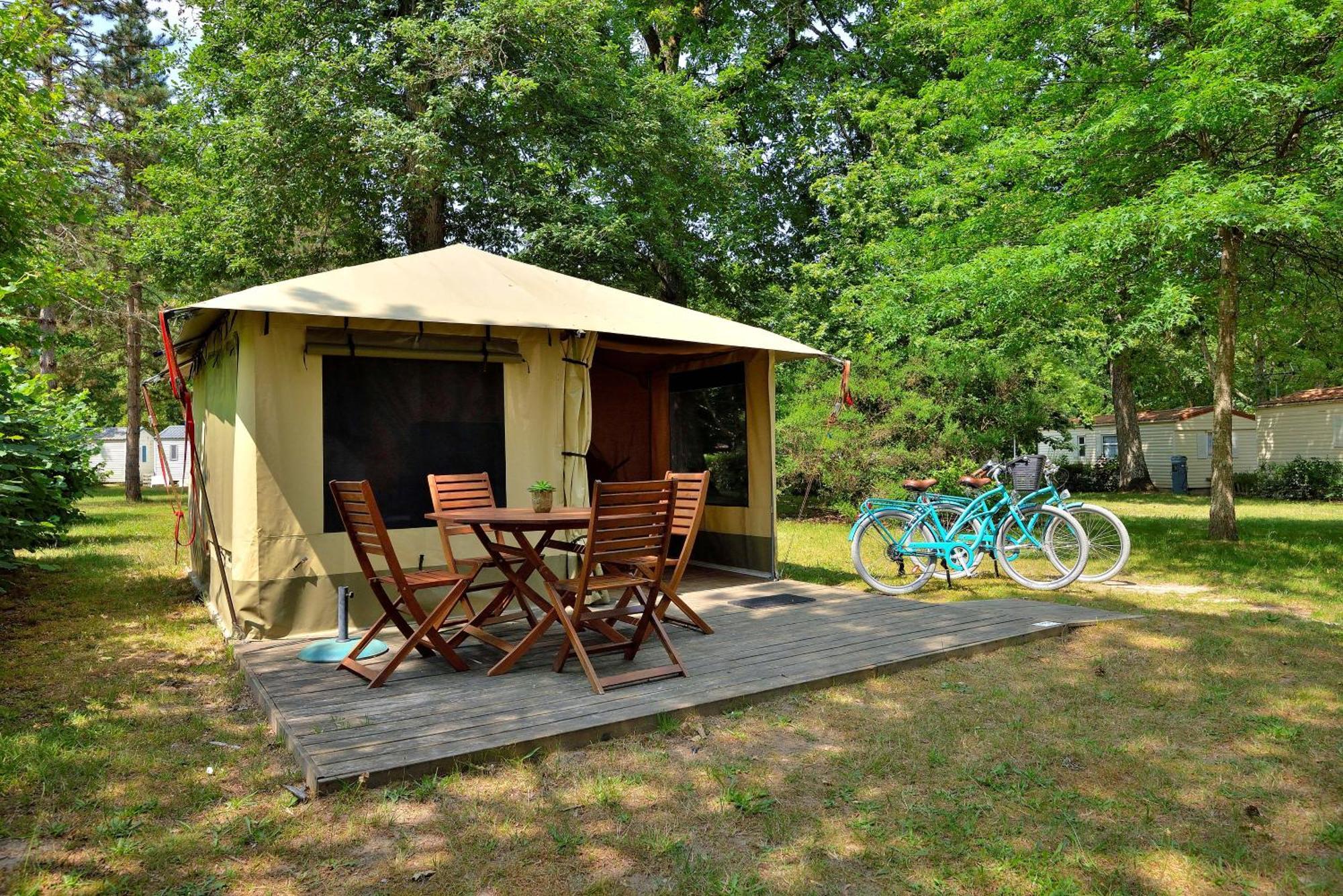 Camping Etang De La Vallee Combreux Eksteriør bilde