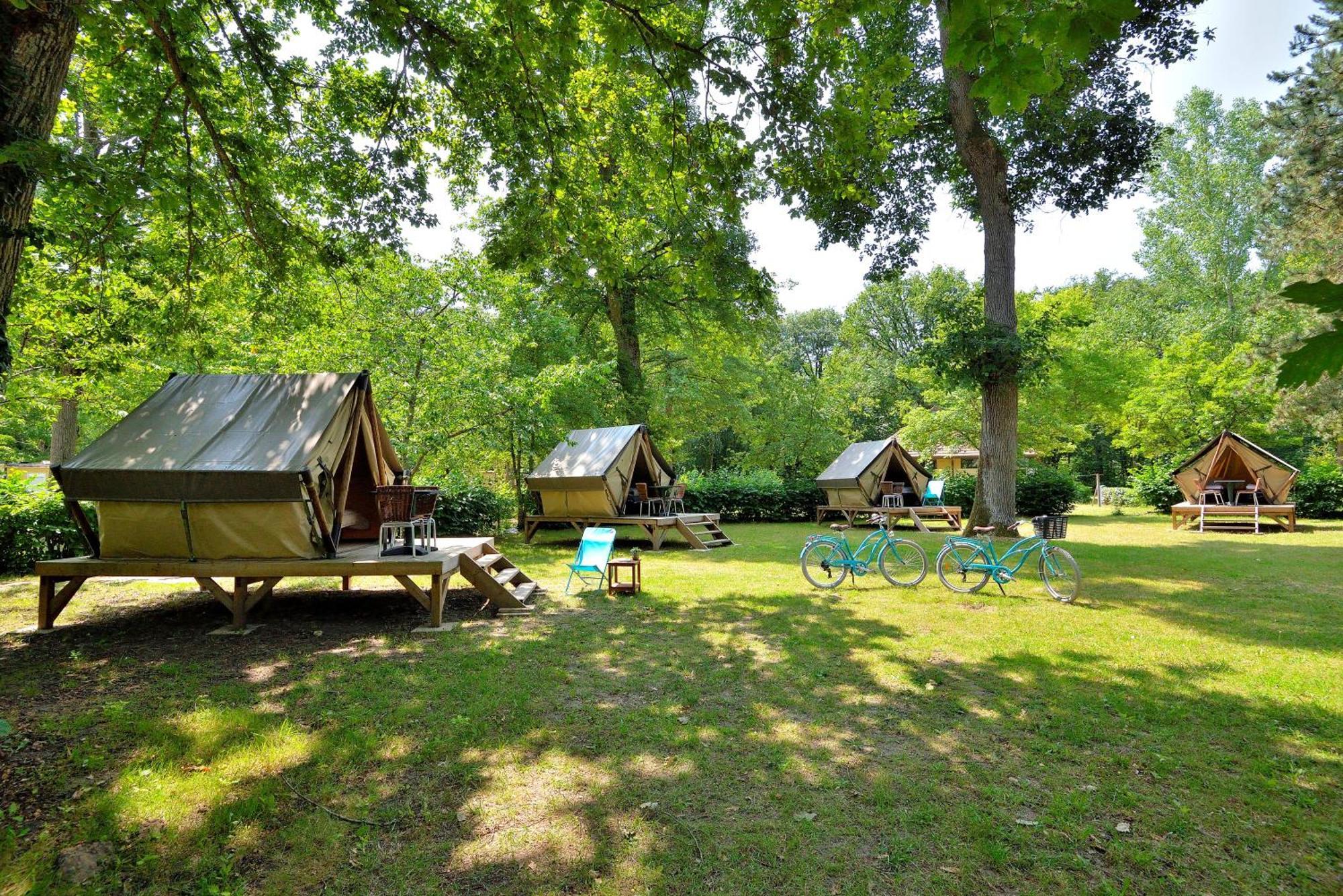 Camping Etang De La Vallee Combreux Eksteriør bilde